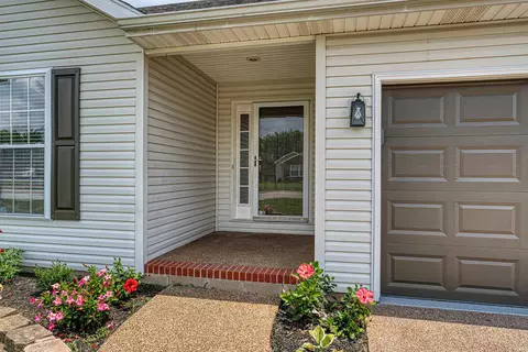 4022 Trinity Dr, Newburgh, IN 47630 photo 3
