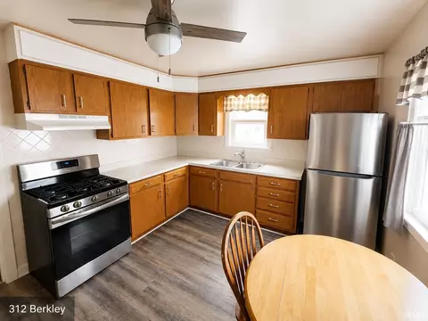 Kitchen - 3114 W Devon Rd, Muncie, IN 47304 photo 4 of 9