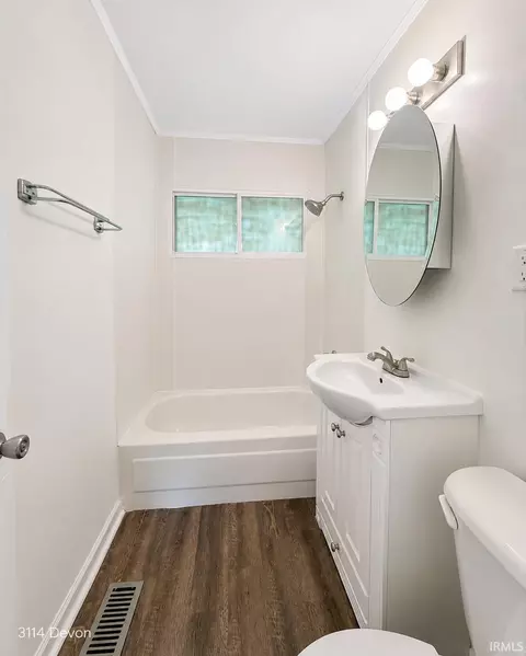 Bath - 3114 W Devon Rd, Muncie, IN 47304 photo 4 of 4