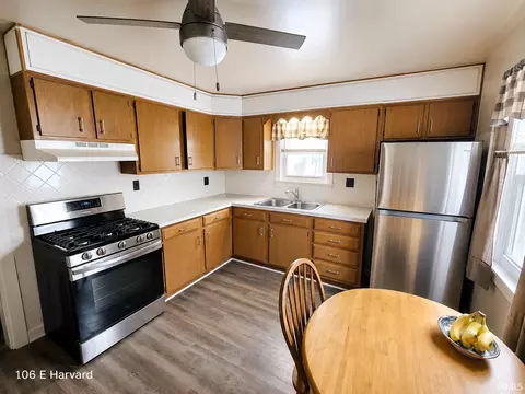 Kitchen - 3114 W Devon Rd, Muncie, IN 47304 photo 6 of 9