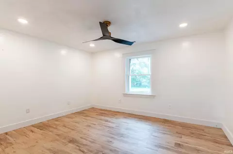 Bedroom - 2165 E 400 S Rd, Wabash, IN 46992 photo 5 of 5