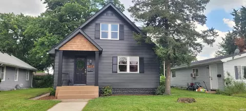 730 Jackson St, Mishawaka, IN 46544