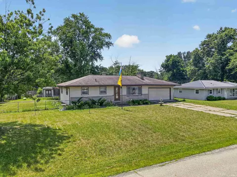 5336 Ann Hackley Rd, Fort Wayne, IN 46835