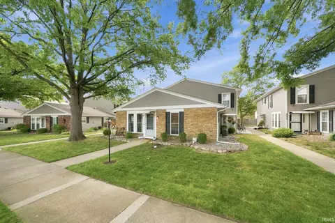 5038 Woodmark Dr, Fort Wayne, IN 46815
