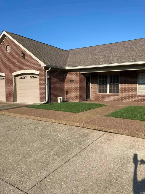 3042 Gardenia Dr, Evansville, IN 47715