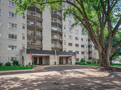 600 S Cullen Ave #907, Evansville, IN 47715