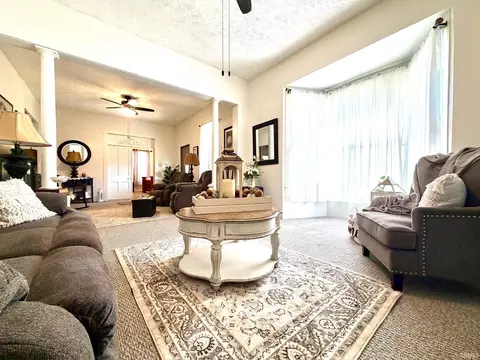 Living - 1111 M St, Bedford, IN 47421 photo 5 of 10