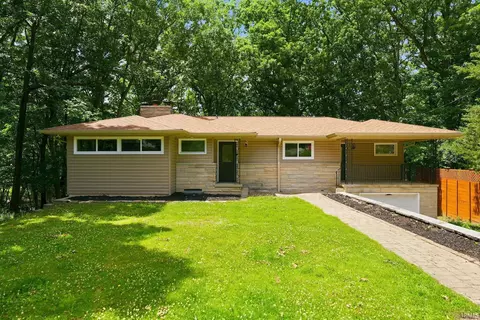 321 Laurel Dr, West Lafayette, IN 47906