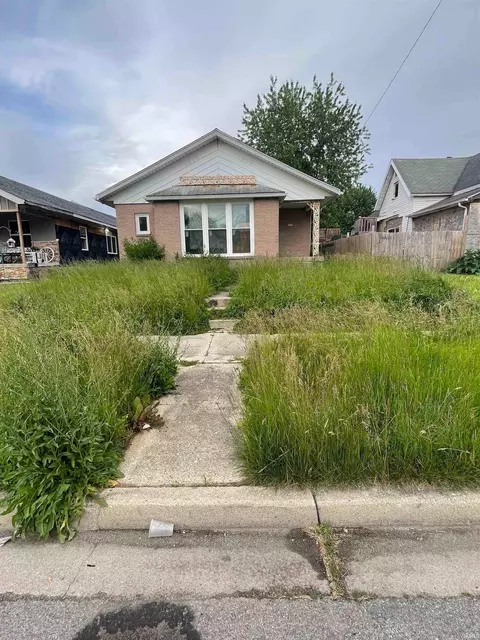 2630 Meridian St, Anderson, IN 46016