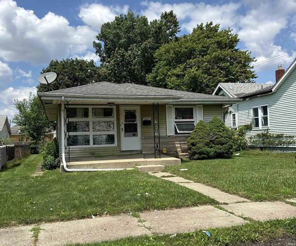 2617 Poland St, South Bend, IN 46619