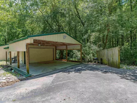 1105 W Eble Rd, Boonville, IN 47601