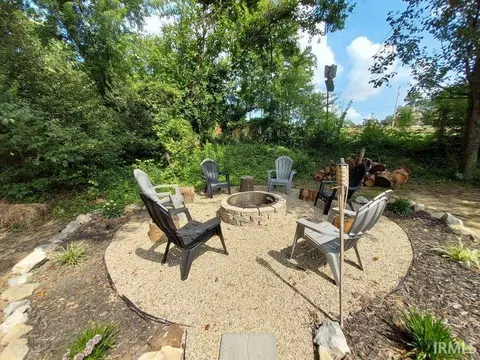 Exterior - 1037 Dorbett St, Jasper, IN 47546 photo 11 of 16