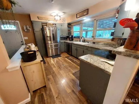 Kitchen - 1037 Dorbett St, Jasper, IN 47546 photo 3 of 3