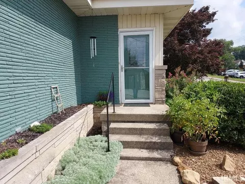 Exterior - 1037 Dorbett St, Jasper, IN 47546 photo 4 of 16