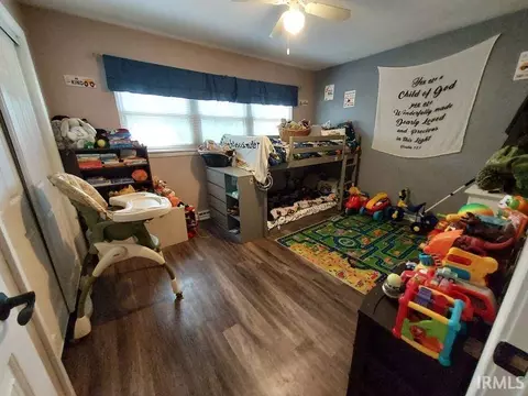 Bedroom - 1037 Dorbett St, Jasper, IN 47546 photo 2 of 4