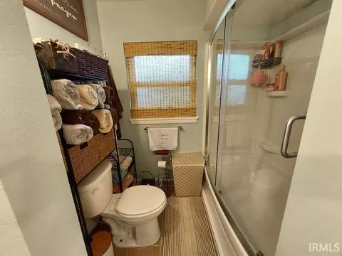 Bath - 1037 Dorbett St, Jasper, IN 47546 photo 2 of 3
