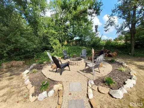 Exterior - 1037 Dorbett St, Jasper, IN 47546 photo 10 of 16