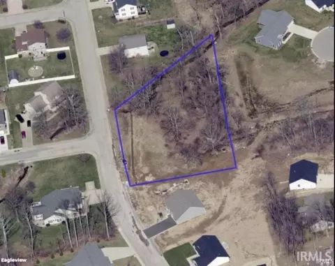 811 N Daisy Dr, Ellettsville, IN 47429