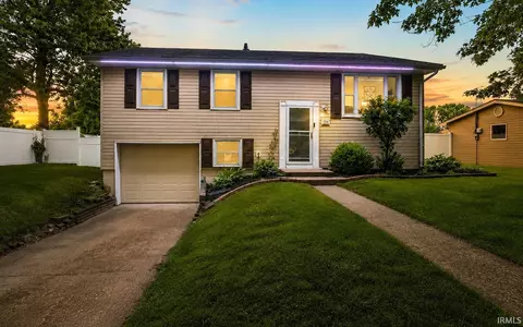 1404 Maplewood Dr, Kokomo, IN 46902