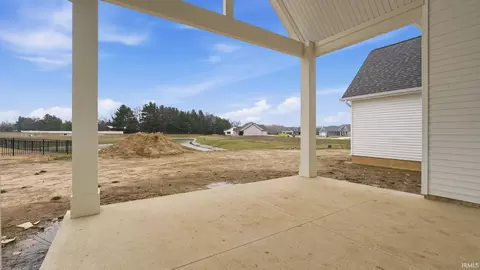 Exterior - 470 E Basalt Dr, Huntertown, IN 46748 photo 6 of 8