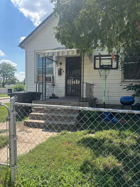 2344 Oliver St, Fort Wayne, IN 46803
