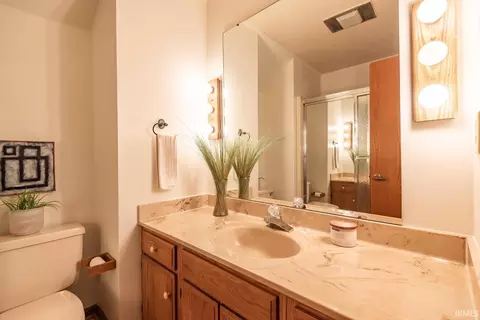 Bath - 5430 E James Rd, Bloomington, IN 47408 photo 4 of 7