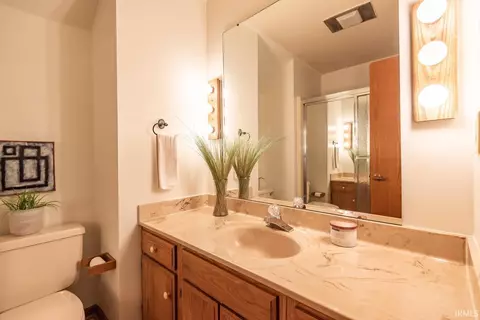 Bath - 5430 E James Rd, Bloomington, IN 47408 photo 4 of 7