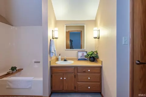 Bath - 5430 E James Rd, Bloomington, IN 47408 photo 5 of 7