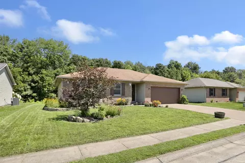 6188 Yosemite Dr, Newburgh, IN 47630