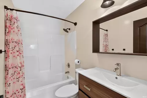Bath - 404 Heritage Dr, Delphi, IN 46923 photo 5 of 5