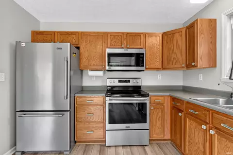 Kitchen - 404 Heritage Dr, Delphi, IN 46923 photo 2 of 3