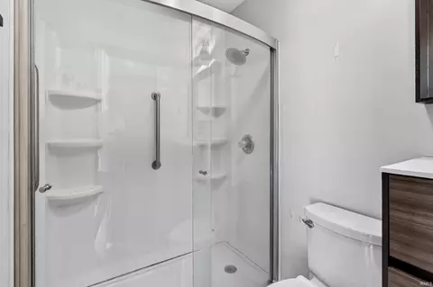 Bath - 404 Heritage Dr, Delphi, IN 46923 photo 3 of 5