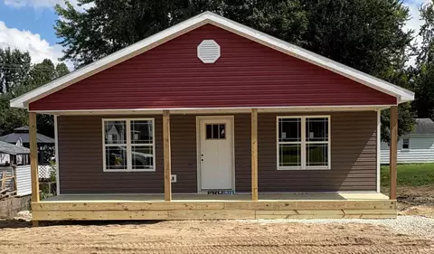 227 N Lincoln St, Oakland City, IN 47660