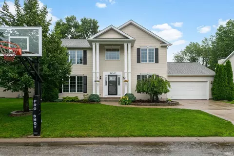 14347 Old Pine Ln, Mishawaka, IN 46545