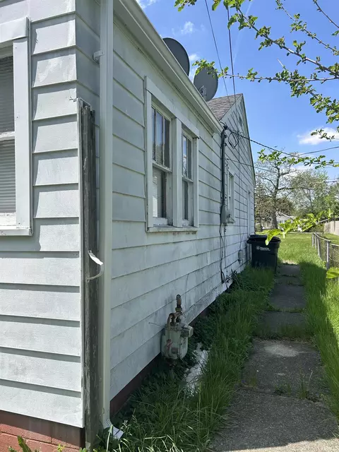 1304 S Hackley St, Muncie, IN 47302 photo 2