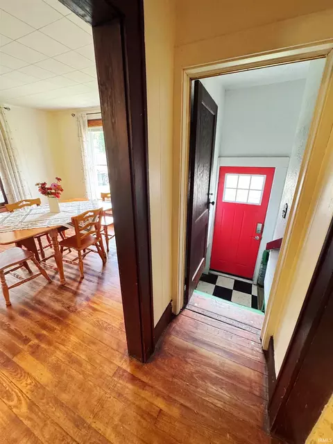 Entry Way - 2020 7th St, Bedford, IN 47421 photo 1 of 1