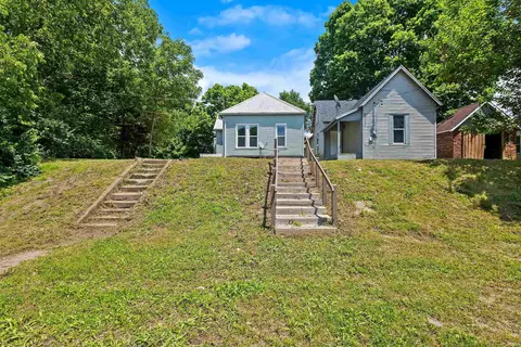 321 S Main St, Veedersburg, IN 47987