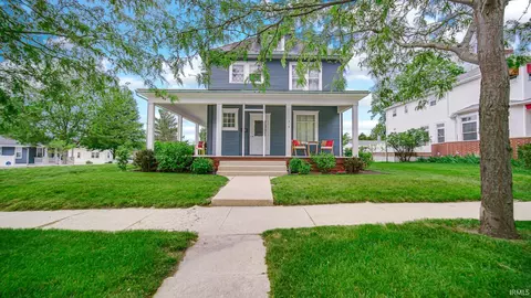 313 Lakeshore Dr, Culver, IN 46511