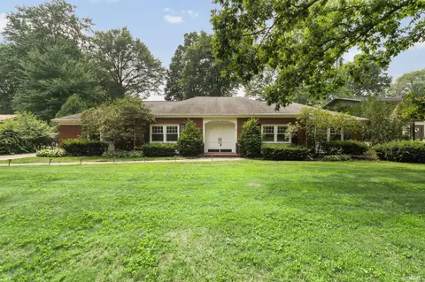54579 Whispering Oak Dr, Mishawaka, IN 46545