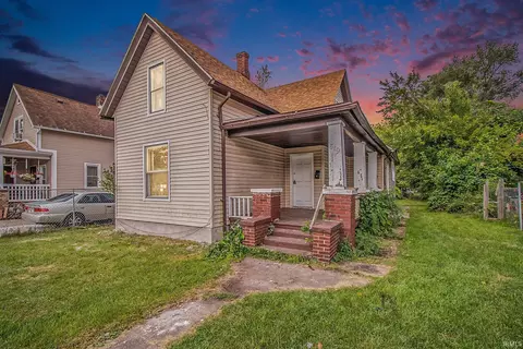 819 Pulaski St, South Bend, IN 46619