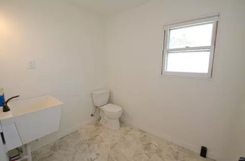 Bath - 2317 Apache Dr, Lafayette, IN 47909 photo 2 of 3