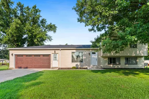 1823 Rosemont Ave, Warsaw, IN 46580