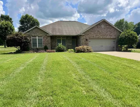 467 E Sleighbell Dr, Santa Claus, IN 47579