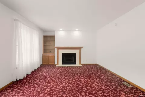 Living - 11425 Evergreen Blvd, Granger, IN 46530 photo 5 of 6