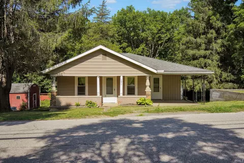 1055 Peerless Rd, Bedford, IN 47421