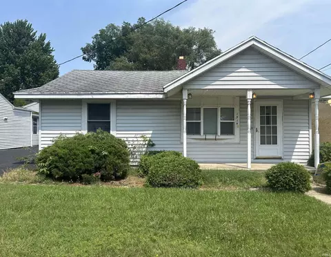 1514 Maplehurst Ave, Mishawaka, IN 46545