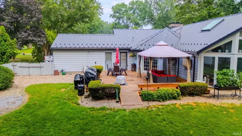 Exterior - 511 Crown Hill Dr E, Wabash, IN 46992 photo 1 of 5