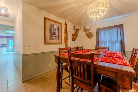 Dining - 511 Crown Hill Dr E, Wabash, IN 46992 photo 2 of 2