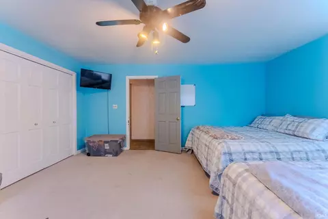 Bedroom - 511 Crown Hill Dr E, Wabash, IN 46992 photo 6 of 7