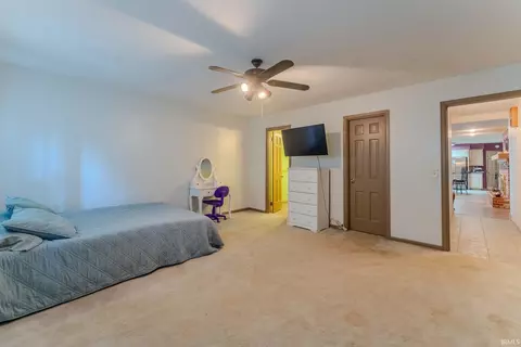 Bedroom - 511 Crown Hill Dr E, Wabash, IN 46992 photo 3 of 7